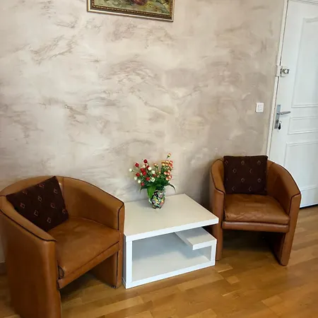 2 Pièces Lumineux Et Calme à Appartamento Parigi